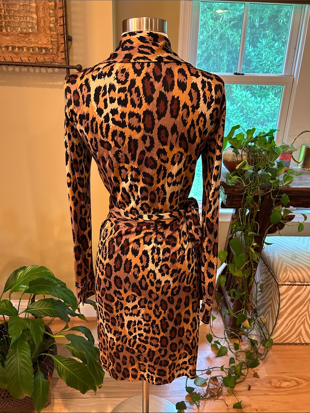 Vintage Y2K DVF Diane von Furstenberg Leopard Silk Wrap Dress Size 8 - Picture 5 of 11